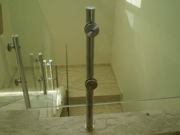 Guarda-corpo de Vidro para Escada Preço em José Bonifácio - Guarda-corpo de Vidro com Torre