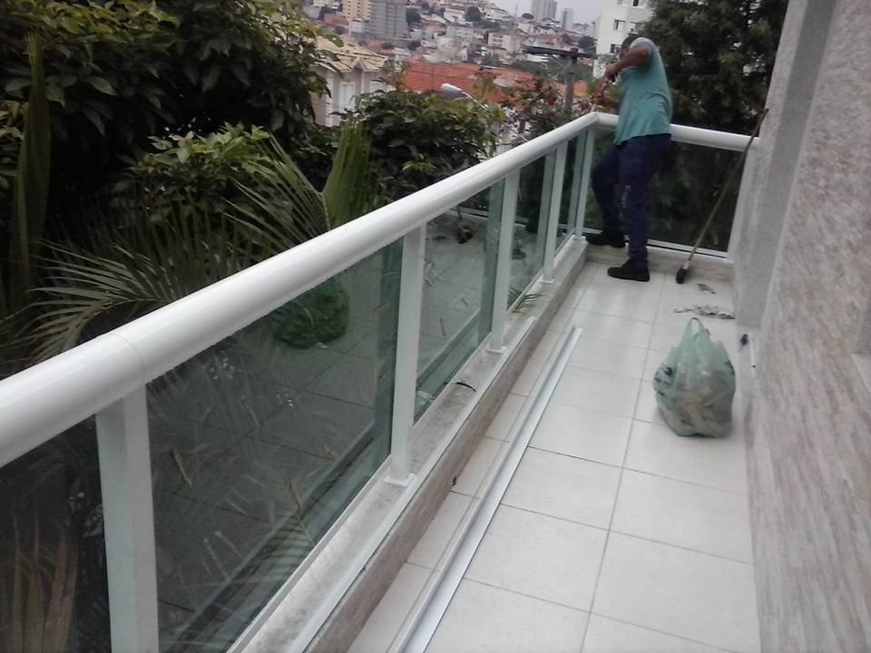 Guarda-corpo de Vidro Sp no Jardim São Luiz - Guarda-corpo de Vidro com Torre