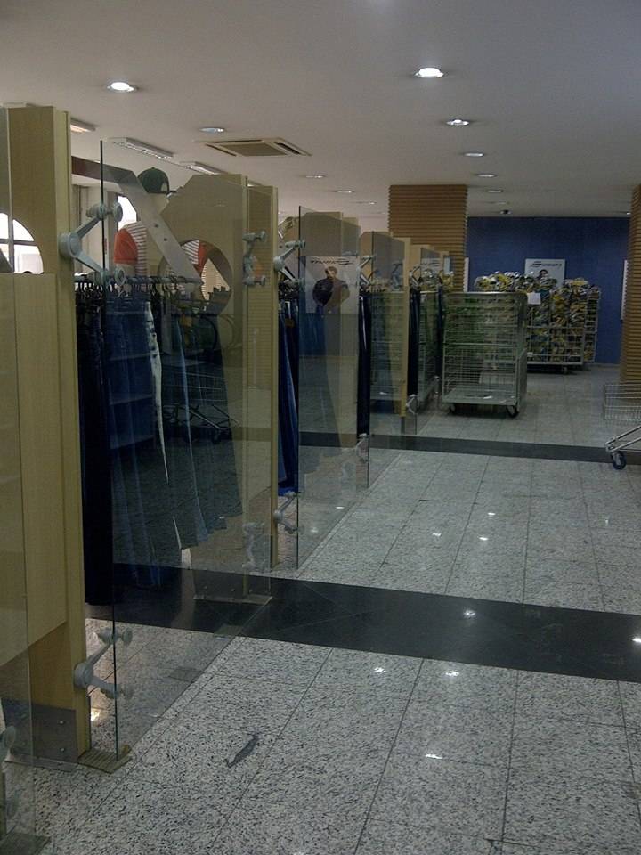 Loja de Vitrine de Vidro para Lojas no Itaim Bibi - Vitrine de Vidro Pequena